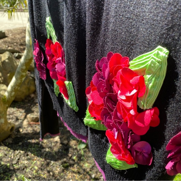 Beautiful cashmere and wool cardigan - Picture 2 of 11